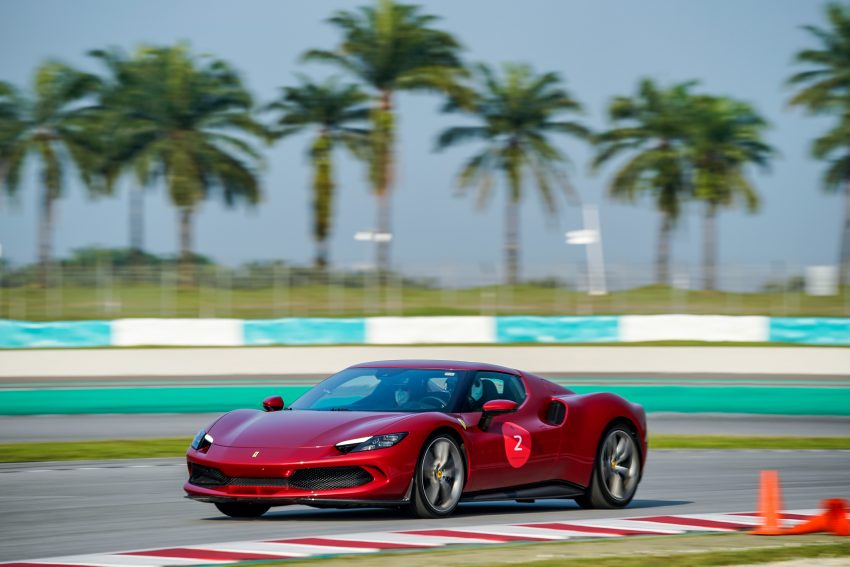 Ferrari 296 GTB 雪邦赛道体验日, 2.9秒破百的V6油电超跑 203440