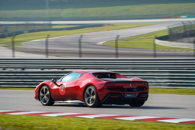 Ferrari 296 GTB 雪邦赛道体验日, 2.9秒破百的V6油电超跑
