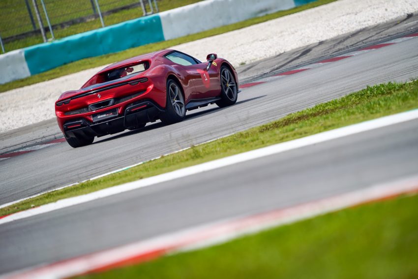 Ferrari 296 GTB 雪邦赛道体验日, 2.9秒破百的V6油电超跑 203454