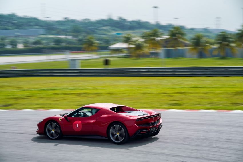 Ferrari 296 GTB 雪邦赛道体验日, 2.9秒破百的V6油电超跑 203463