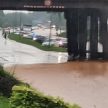 午后豪雨！柔佛州多区传水灾警报，数个主要路段开始积水
