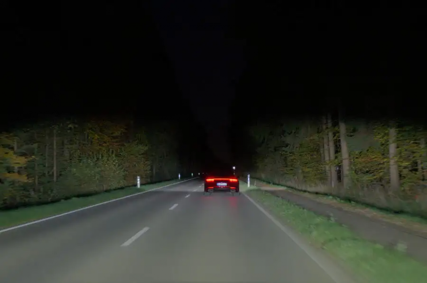 采用高清分辨率技术！Porsche 发表 HD matrix LED 头灯 204157