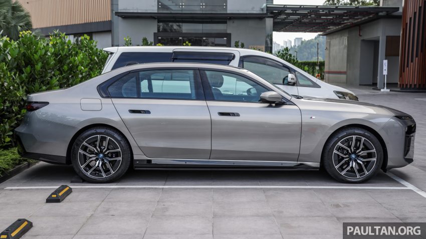 已挂注册车牌上路，BMW i7 旗舰电动车再次于吉隆坡现身 205318