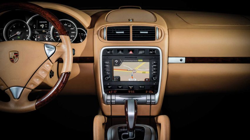 Porsche 为旗下的经典老车推出新世代多媒体车载系统 207074
