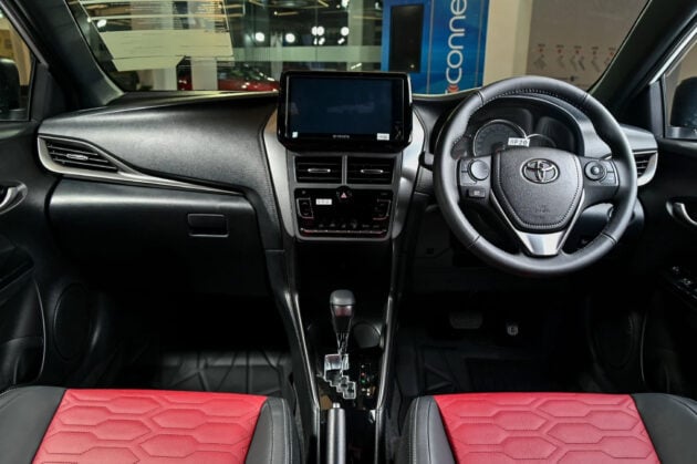 Toyota Yaris 小改款泰国首发, 外型更运动化, 荧幕变更大
