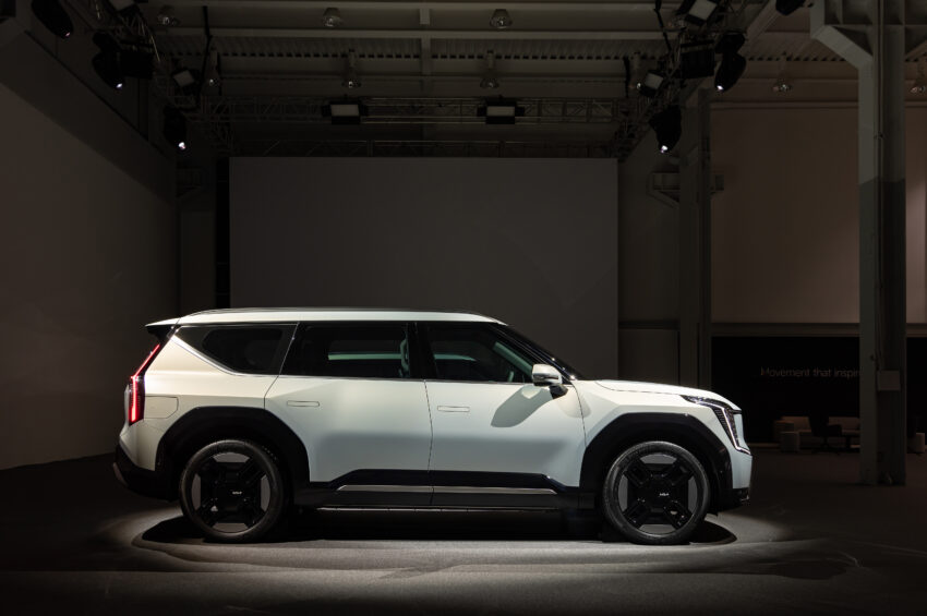 Kia EV9 全球首发, 旗舰三排七座大型纯电SUV, 月内亮相 212696