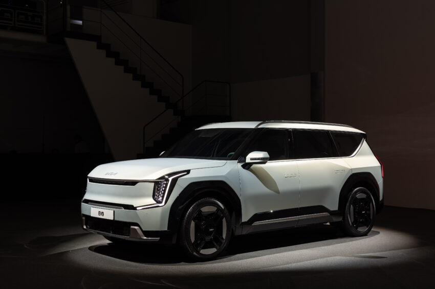 Kia EV9 全球首发, 旗舰三排七座大型纯电SUV, 月内亮相 212693