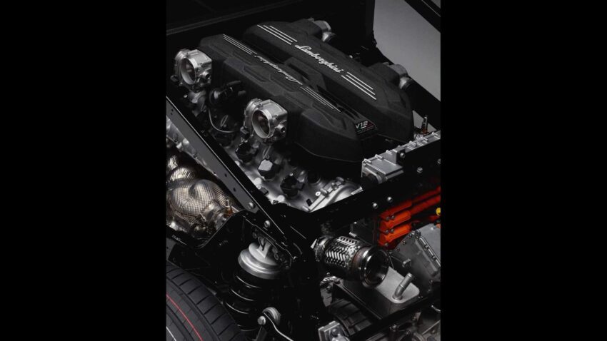 Aventador 的继任者，Lamborghini LB744 本月29日全球首发！搭V12+三电动马达新插混系统，输出达1,015匹马力 212015