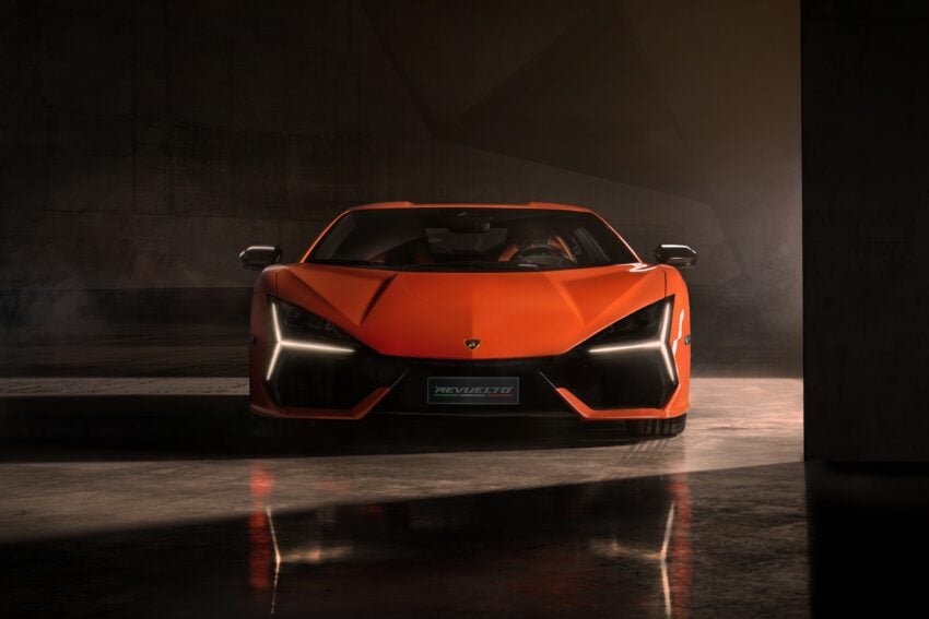 全新旗舰超跑，Lamborghini Revuelto 正式登场！搭V12+三电动马达新插混系统，最大输出达1,015匹马力 214630