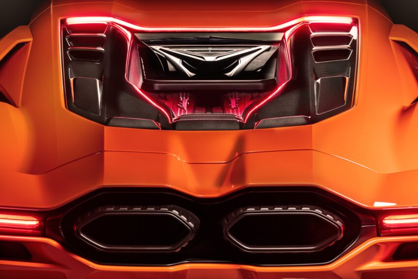 全新旗舰超跑，Lamborghini Revuelto 正式登场！搭V12+三电动马达新插混系统，最大输出达1,015匹马力 214629