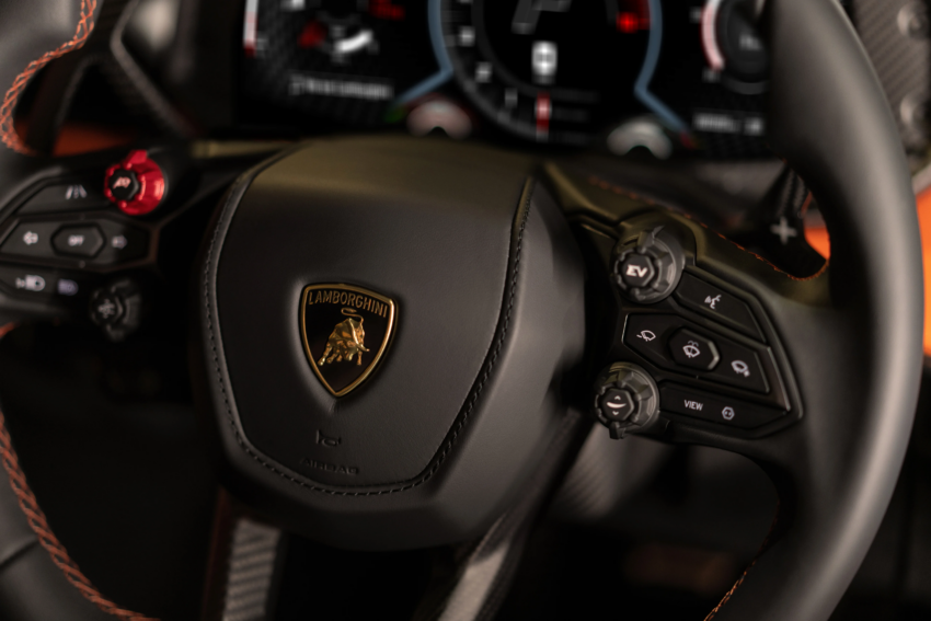 全新旗舰超跑，Lamborghini Revuelto 正式登场！搭V12+三电动马达新插混系统，最大输出达1,015匹马力 214626