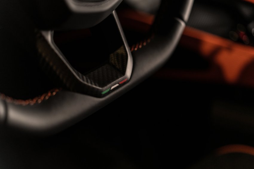 全新旗舰超跑，Lamborghini Revuelto 正式登场！搭V12+三电动马达新插混系统，最大输出达1,015匹马力 214628