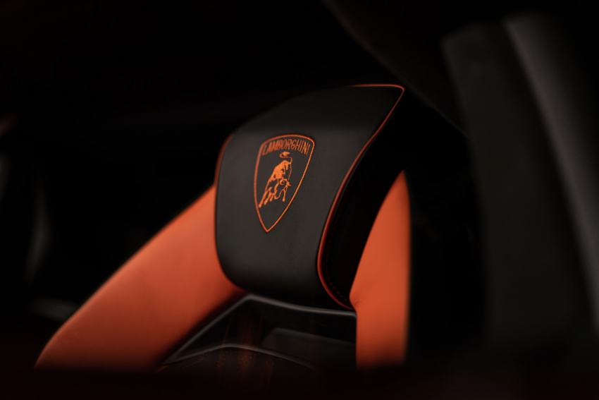 全新旗舰超跑，Lamborghini Revuelto 正式登场！搭V12+三电动马达新插混系统，最大输出达1,015匹马力 214617