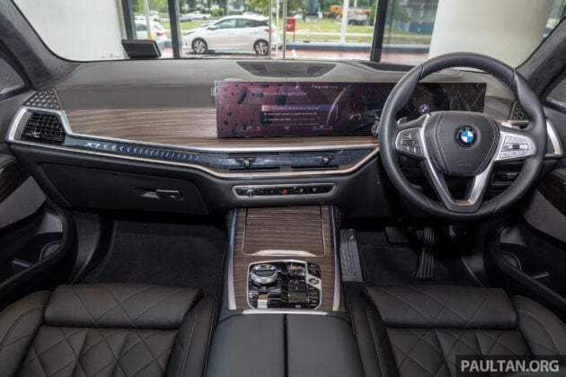 新车实拍: 2023 BMW X7 小改款, 单一等级价格从61.1万起