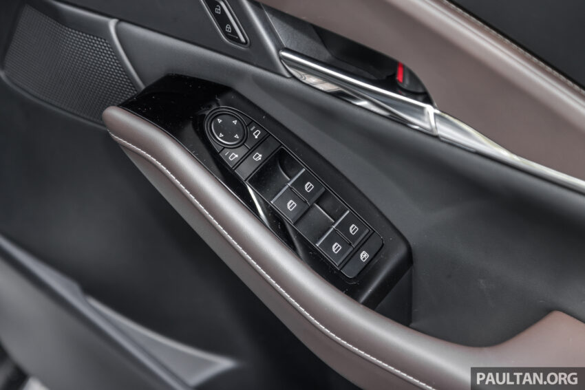 新车试驾: Mazda CX-30 CKD, 确实是比之前更便宜了, 但还是比对手稍贵, 但它依旧拥有对手难以匹敌的特色与优点 217312