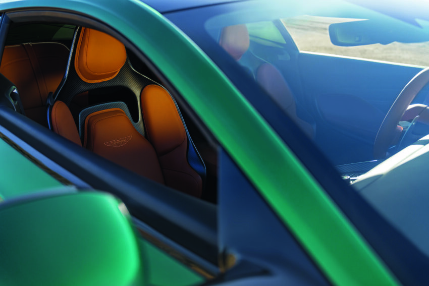 DB11 的继任者，全新 Aston Martin DB12 登场！搭载 4.0升V8双涡轮增压引擎，可榨出 680 PS/800 Nm 输出功率 220863