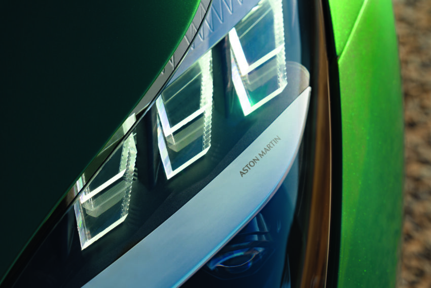 DB11 的继任者，全新 Aston Martin DB12 登场！搭载 4.0升V8双涡轮增压引擎，可榨出 680 PS/800 Nm 输出功率 220865