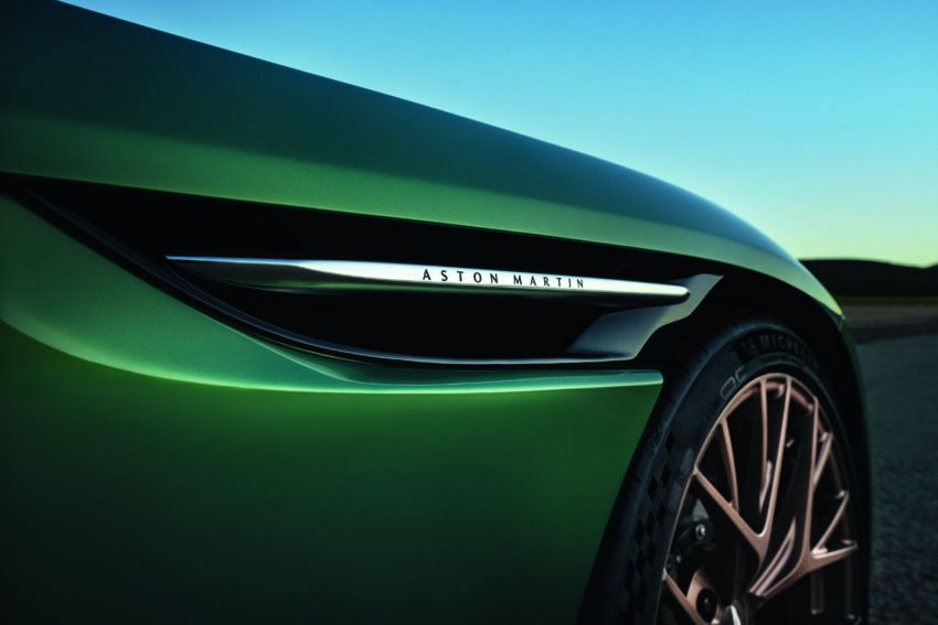 DB11 的继任者，全新 Aston Martin DB12 登场！搭载 4.0升V8双涡轮增压引擎，可榨出 680 PS/800 Nm 输出功率 220886