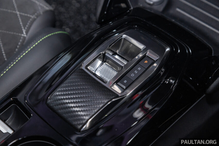 Peugeot e-2008 纯电SUV亮相本地车展, 续航里程310公里 218122