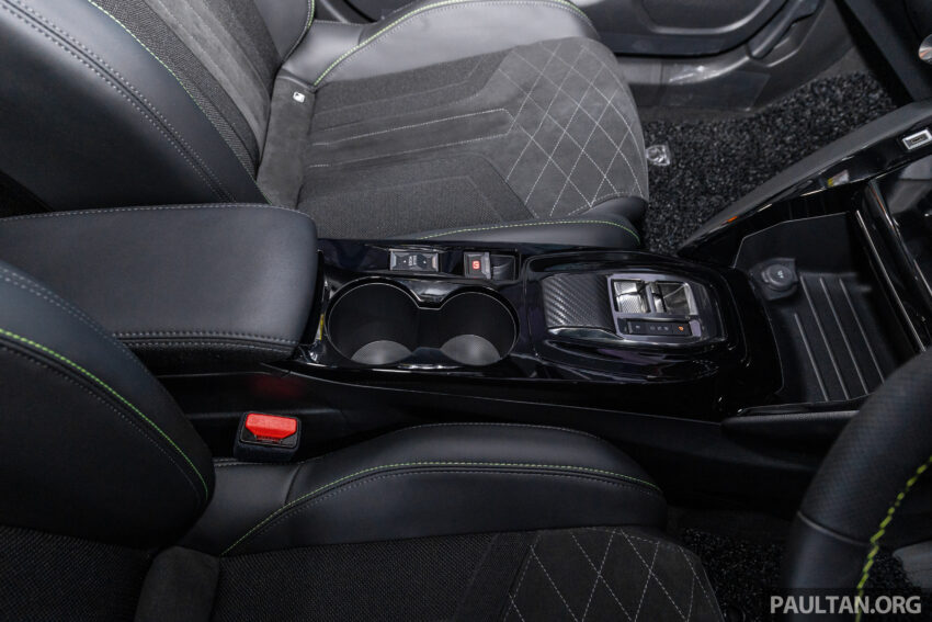 Peugeot e-2008 纯电SUV亮相本地车展, 续航里程310公里 218123