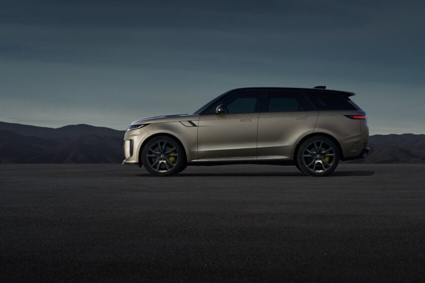 2023 Range Rover Sport SV 全球首发, 搭载4.4L V8双涡轮增压引擎, 635PS/750Nm, 3.6秒破百, 极速290km/h 221212