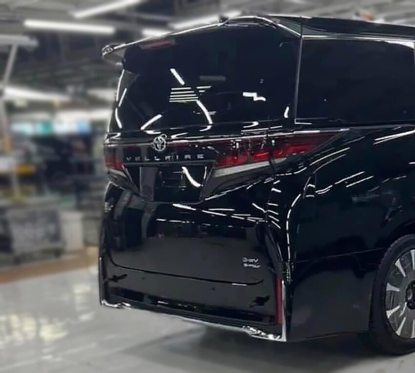 2023 Toyota Alphard 与 Vellfire 量产车照片被提前曝光 221139