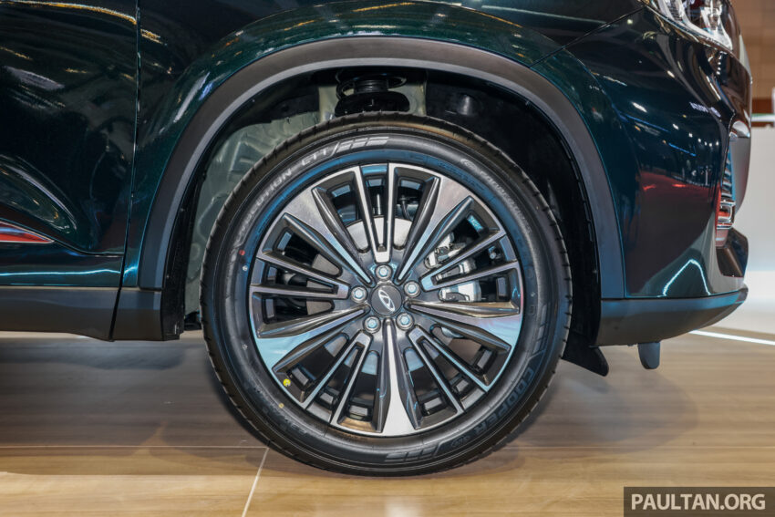 Chery Tiggo 8 Pro 亮相本地车展, 2.0L四缸涡轮引擎+DCT变速箱+前驱, 完整主被动安全配备, 七人座设定, 售价16万? 218247