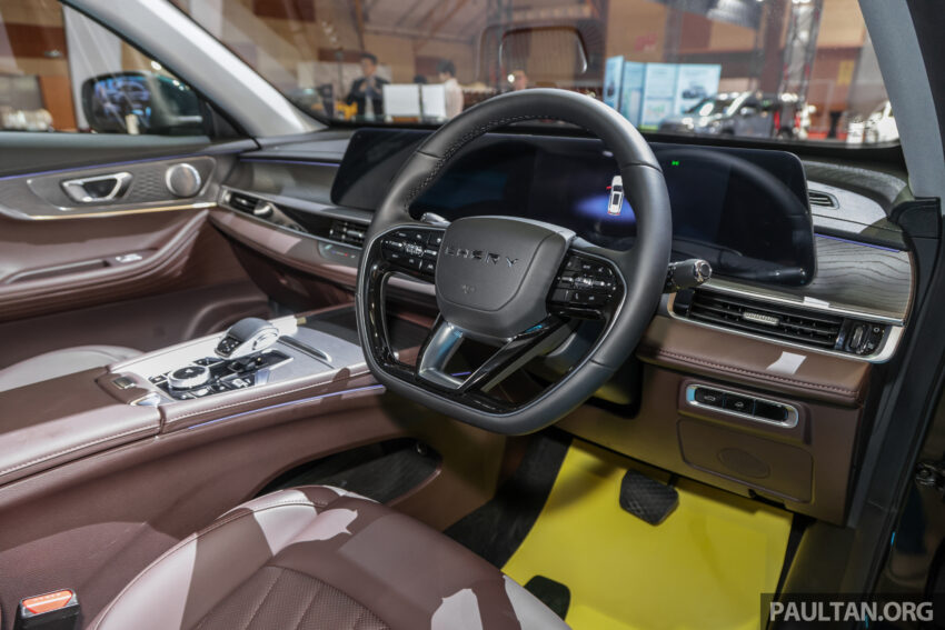 Chery Tiggo 8 Pro 亮相本地车展, 2.0L四缸涡轮引擎+DCT变速箱+前驱, 完整主被动安全配备, 七人座设定, 售价16万? 218264