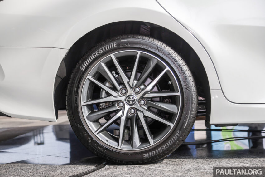 Toyota Camry Hybrid 本地首发亮相, 221匹综合马力, 每公升汽油可行驶22.7公里, 总代理称今年将发表更多油电车 219419