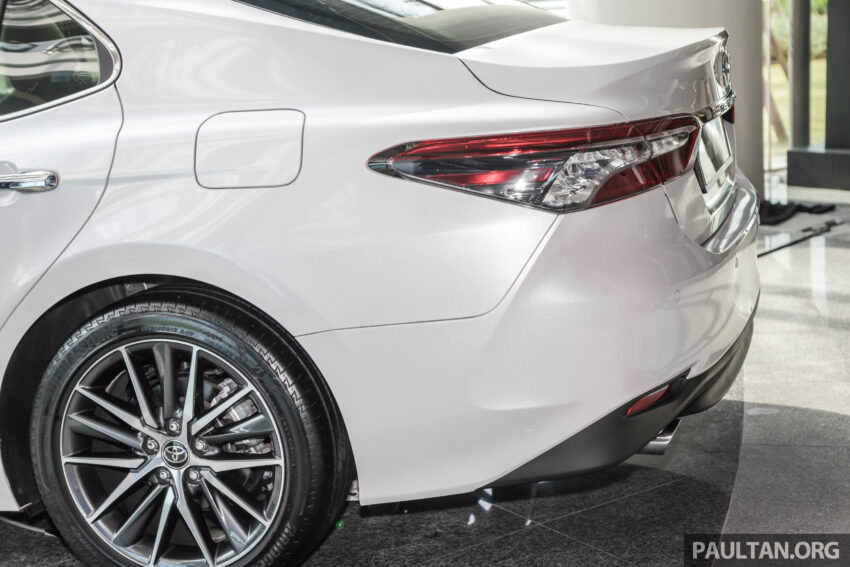 Toyota Camry Hybrid 本地首发亮相, 221匹综合马力, 每公升汽油可行驶22.7公里, 总代理称今年将发表更多油电车 219422