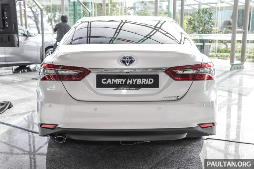 Toyota Camry Hybrid 本地首发亮相, 221匹综合马力, 每公升汽油可行驶22.7公里, 总代理称今年将发表更多油电车 219406