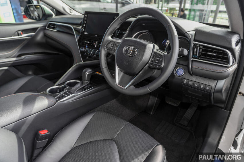 Toyota Camry Hybrid 本地首发亮相, 221匹综合马力, 每公升汽油可行驶22.7公里, 总代理称今年将发表更多油电车 219427