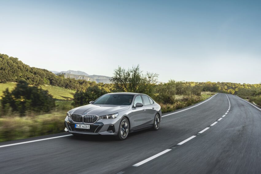 2024 G60/G60E BMW 5 系列大改款全球首发, 包含 i5 纯电动版本, 全新外观与内装设计, 车身尺码更大, iDrive 8.5系统 220655