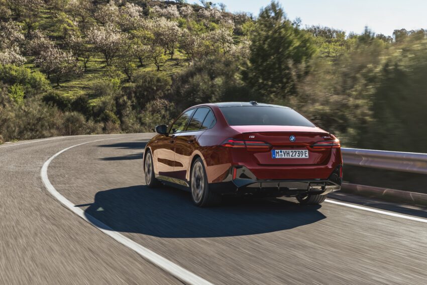 2024 G60/G60E BMW 5 系列大改款全球首发, 包含 i5 纯电动版本, 全新外观与内装设计, 车身尺码更大, iDrive 8.5系统 220562