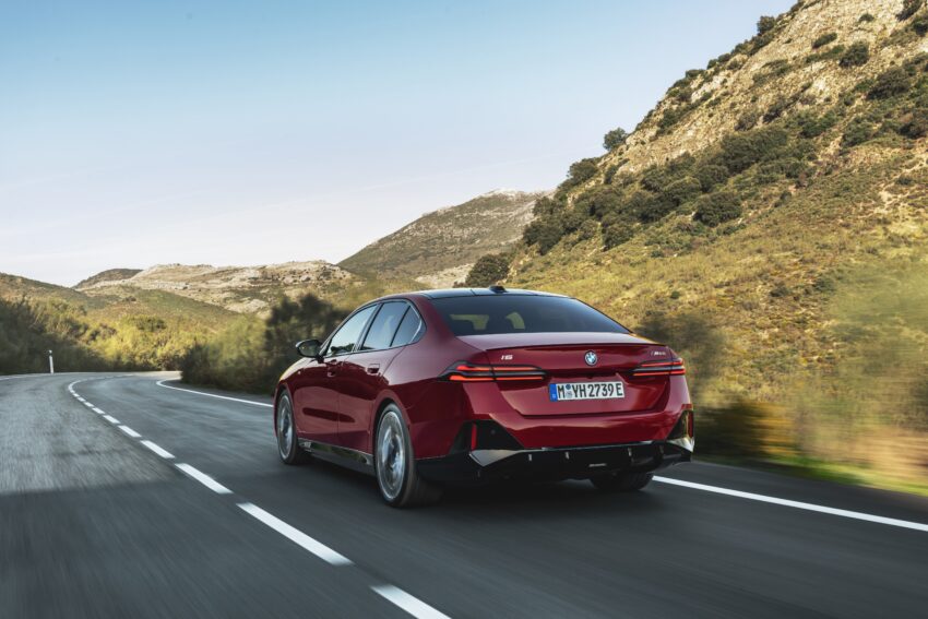 2024 G60/G60E BMW 5 系列大改款全球首发, 包含 i5 纯电动版本, 全新外观与内装设计, 车身尺码更大, iDrive 8.5系统 220564