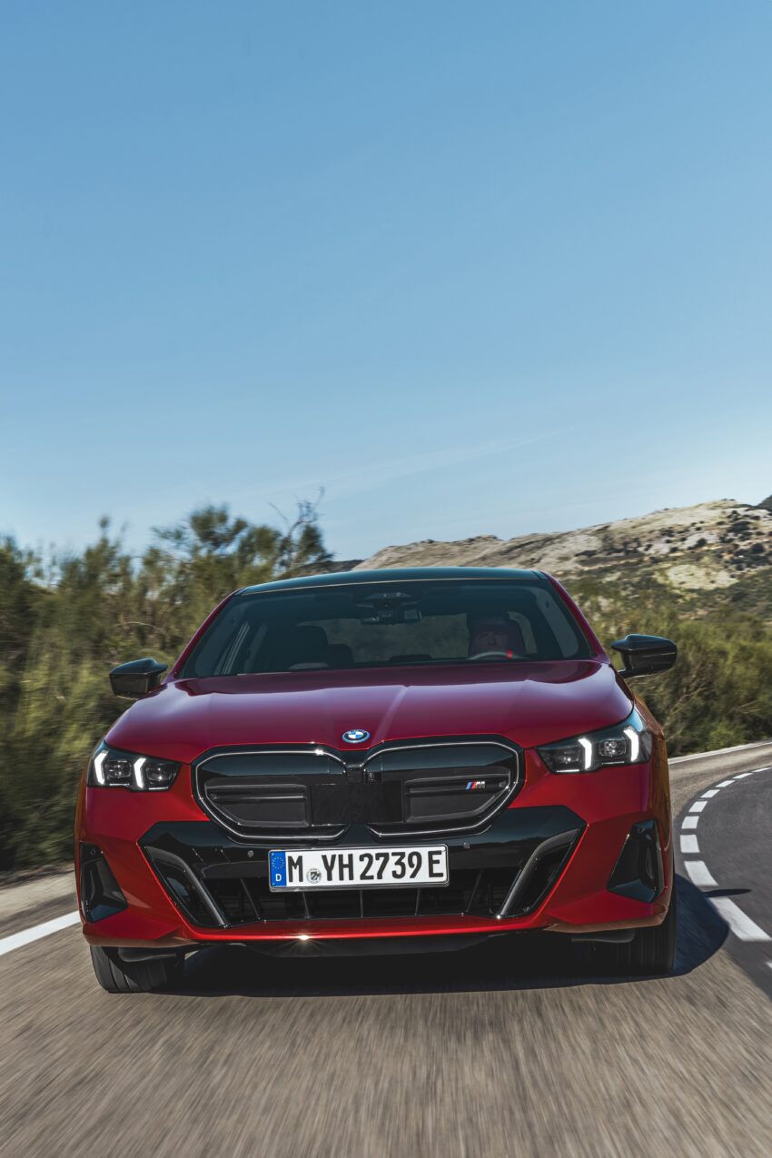 2024 G60/G60E BMW 5 系列大改款全球首发, 包含 i5 纯电动版本, 全新外观与内装设计, 车身尺码更大, iDrive 8.5系统 220573