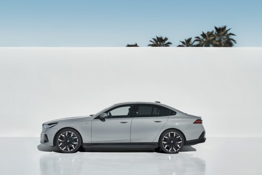 2024 G60/G60E BMW 5 系列大改款全球首发, 包含 i5 纯电动版本, 全新外观与内装设计, 车身尺码更大, iDrive 8.5系统 220684