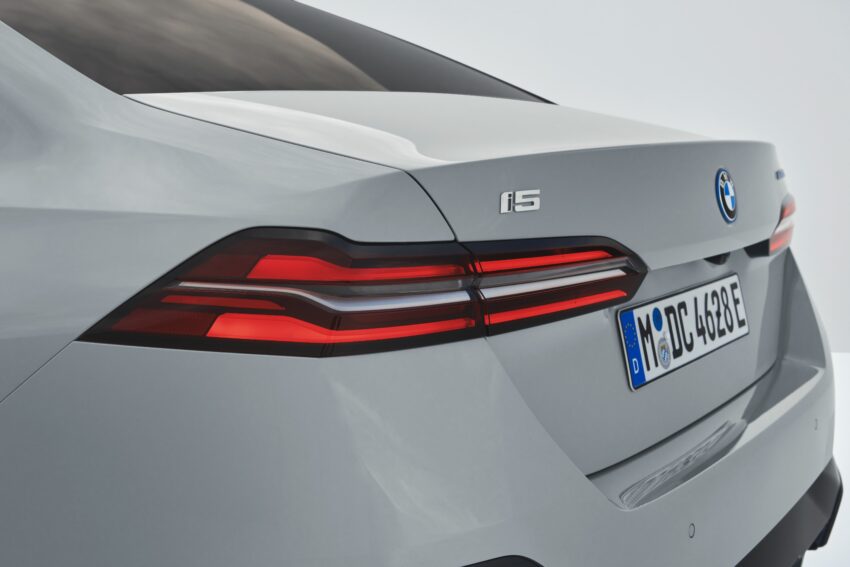 2024 G60/G60E BMW 5 系列大改款全球首发, 包含 i5 纯电动版本, 全新外观与内装设计, 车身尺码更大, iDrive 8.5系统 220720