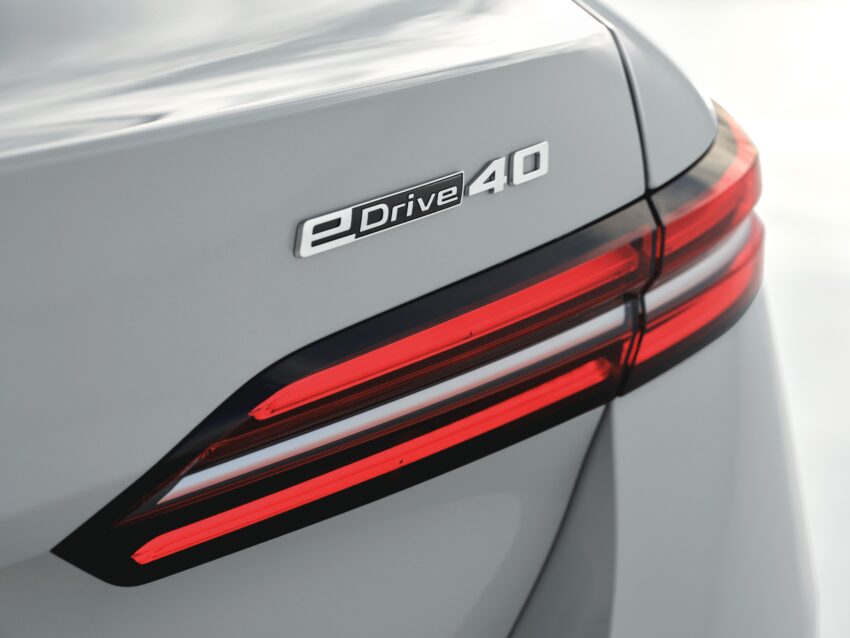 2024 G60/G60E BMW 5 系列大改款全球首发, 包含 i5 纯电动版本, 全新外观与内装设计, 车身尺码更大, iDrive 8.5系统 220721