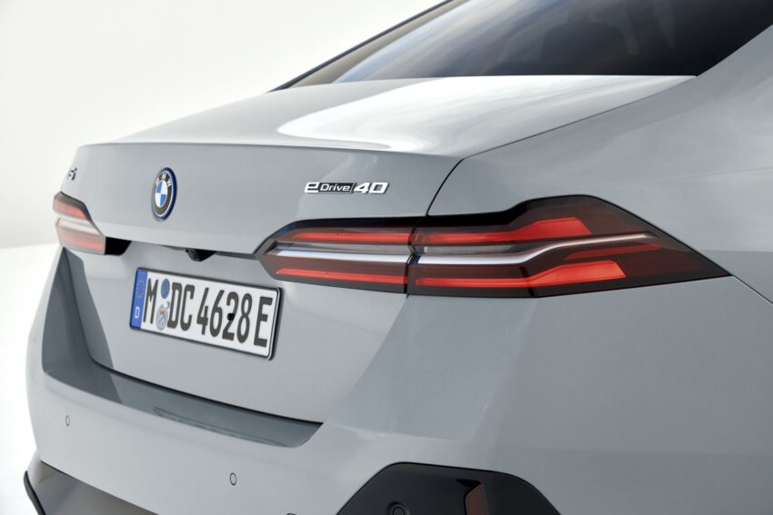 2024 G60/G60E BMW 5 系列大改款全球首发, 包含 i5 纯电动版本, 全新外观与内装设计, 车身尺码更大, iDrive 8.5系统 220722