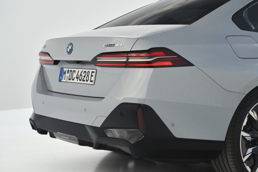 2024 G60/G60E BMW 5 系列大改款全球首发, 包含 i5 纯电动版本, 全新外观与内装设计, 车身尺码更大, iDrive 8.5系统 220723
