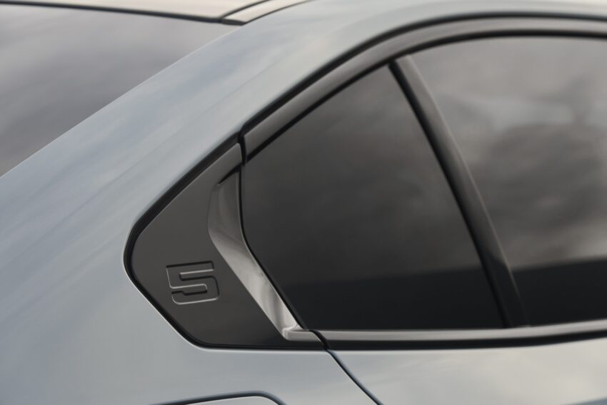 2024 G60/G60E BMW 5 系列大改款全球首发, 包含 i5 纯电动版本, 全新外观与内装设计, 车身尺码更大, iDrive 8.5系统 220727
