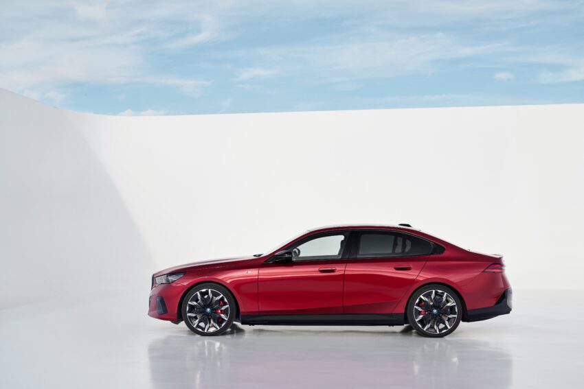2024 G60/G60E BMW 5 系列大改款全球首发, 包含 i5 纯电动版本, 全新外观与内装设计, 车身尺码更大, iDrive 8.5系统 220578