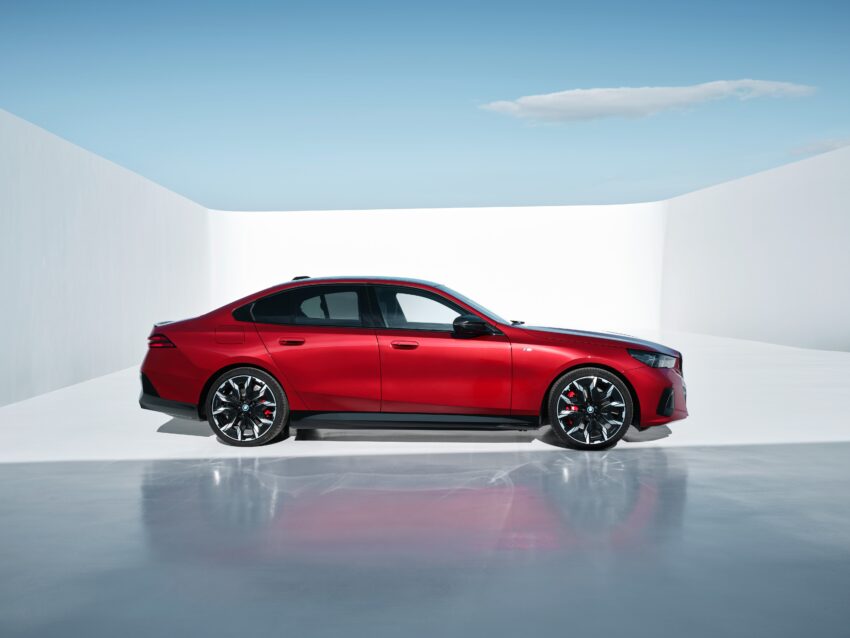2024 G60/G60E BMW 5 系列大改款全球首发, 包含 i5 纯电动版本, 全新外观与内装设计, 车身尺码更大, iDrive 8.5系统 220580