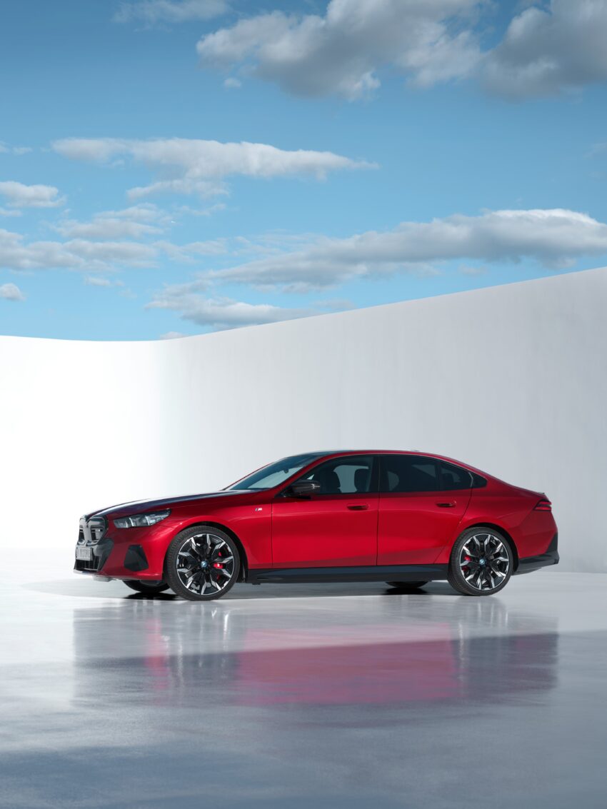 2024 G60/G60E BMW 5 系列大改款全球首发, 包含 i5 纯电动版本, 全新外观与内装设计, 车身尺码更大, iDrive 8.5系统 220581