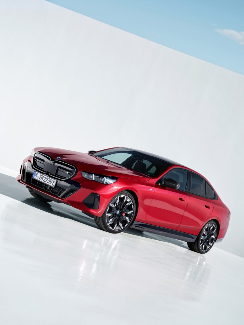 2024 G60/G60E BMW 5 系列大改款全球首发, 包含 i5 纯电动版本, 全新外观与内装设计, 车身尺码更大, iDrive 8.5系统 220586