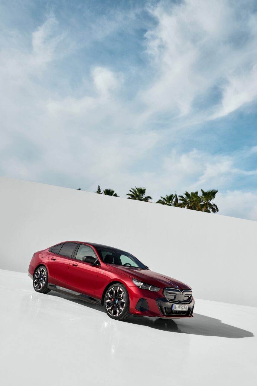 2024 G60/G60E BMW 5 系列大改款全球首发, 包含 i5 纯电动版本, 全新外观与内装设计, 车身尺码更大, iDrive 8.5系统 220588