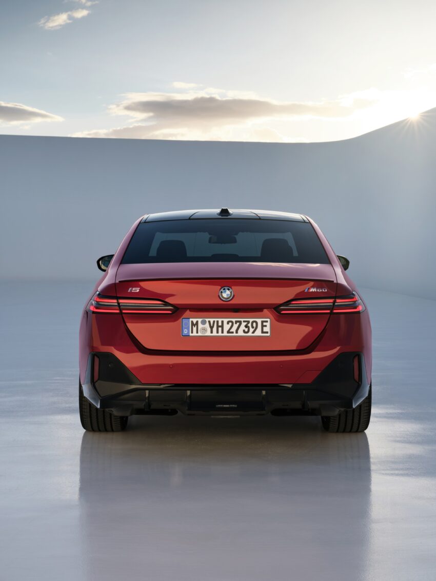 2024 G60/G60E BMW 5 系列大改款全球首发, 包含 i5 纯电动版本, 全新外观与内装设计, 车身尺码更大, iDrive 8.5系统 220598