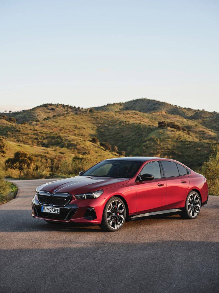 2024 G60/G60E BMW 5 系列大改款全球首发, 包含 i5 纯电动版本, 全新外观与内装设计, 车身尺码更大, iDrive 8.5系统 220602