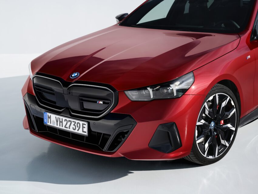 2024 G60/G60E BMW 5 系列大改款全球首发, 包含 i5 纯电动版本, 全新外观与内装设计, 车身尺码更大, iDrive 8.5系统 220607
